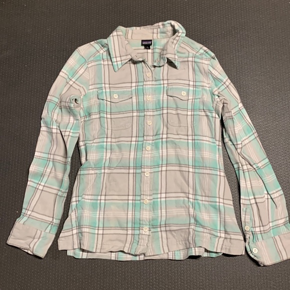 Patagonia button up shirt - Picture 1 of 3